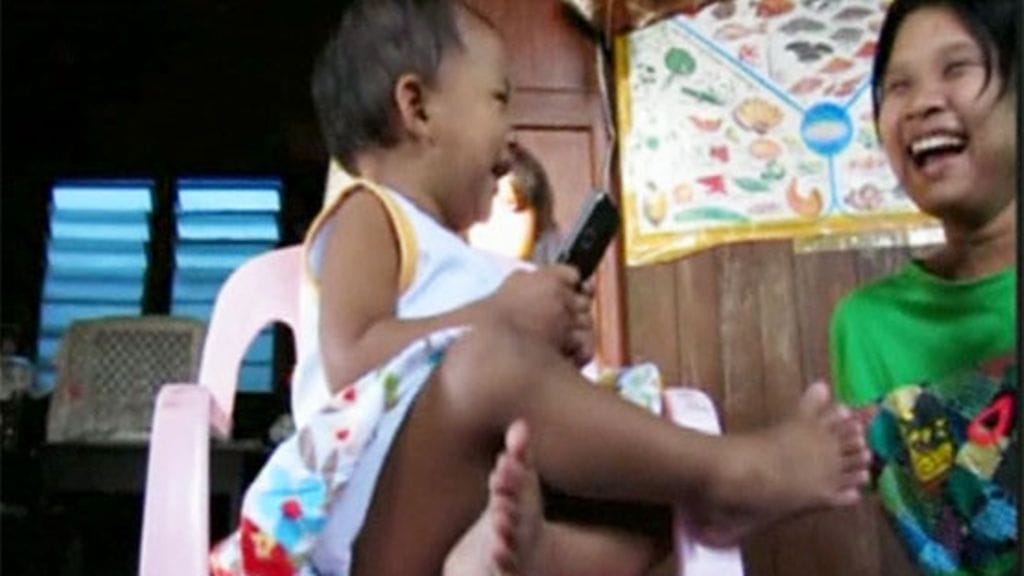 Myanmarilaisella Le Yati Minilla on 12 sormea ja 14 varvasta.