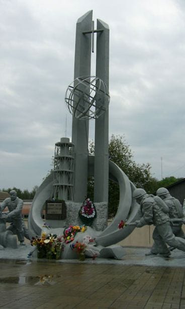 Pelastustyöntekijöiden muistopatsas Tshernobylissä (Kuva: Raisa Pöllänen/MTV3)