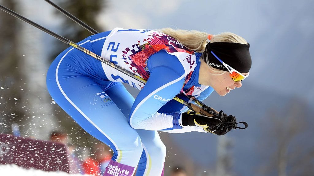 Mari Laukkanen on vireessä hiihtoladulla.