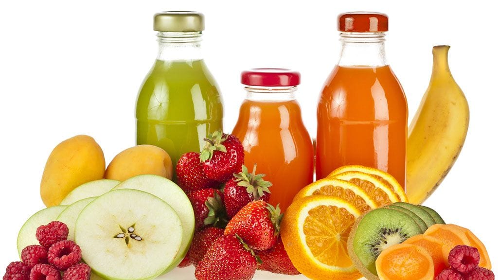 Kauppojen pullotetuissa smoothiejuomissa voi olla yllättävän paljon sokeria.