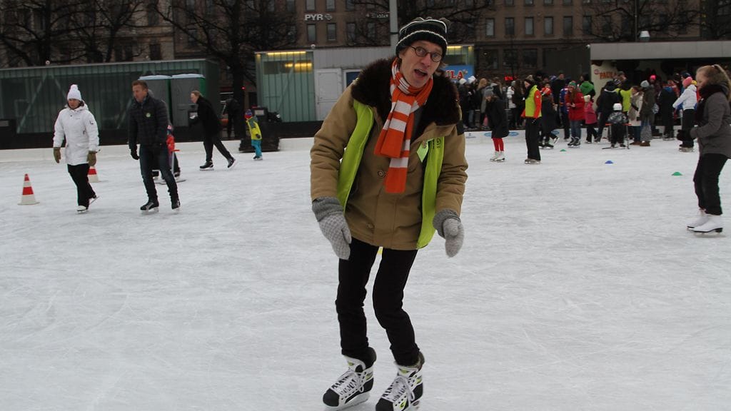 MTV3:n uutisten kevennyksistä vastaava Mika Tommola osallistui Nuorten hyväksi -luistelutapahtumaan 2. maaliskuuta.