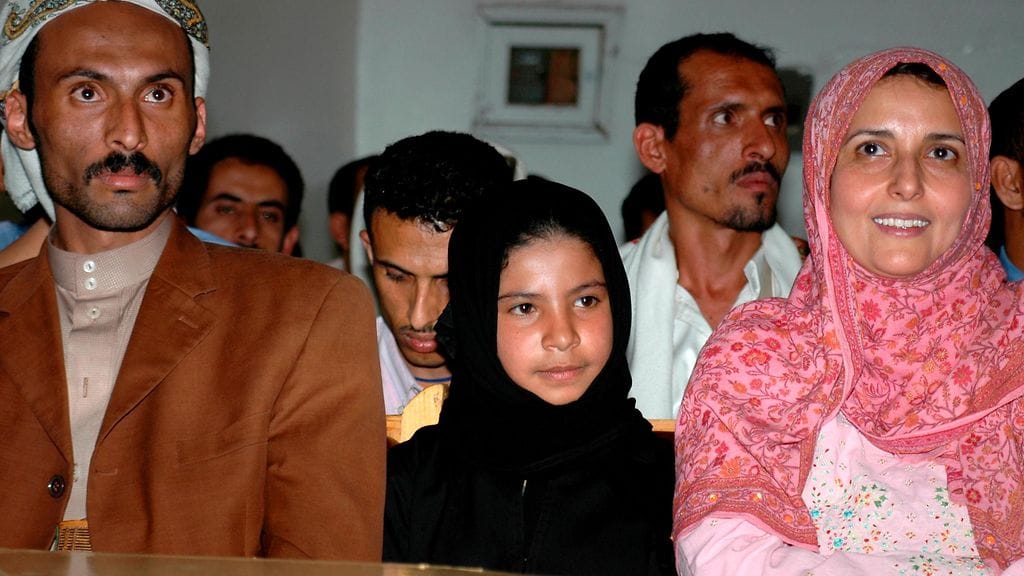 Jemeniläinen lapsimorsian Nojoud Ali, joka tuli tunnetuksi 2008 hänen haastettua isänsä oikeuteen, koska tämä oli naittamassa tyttöä 30-vuotiaalle miehelle.