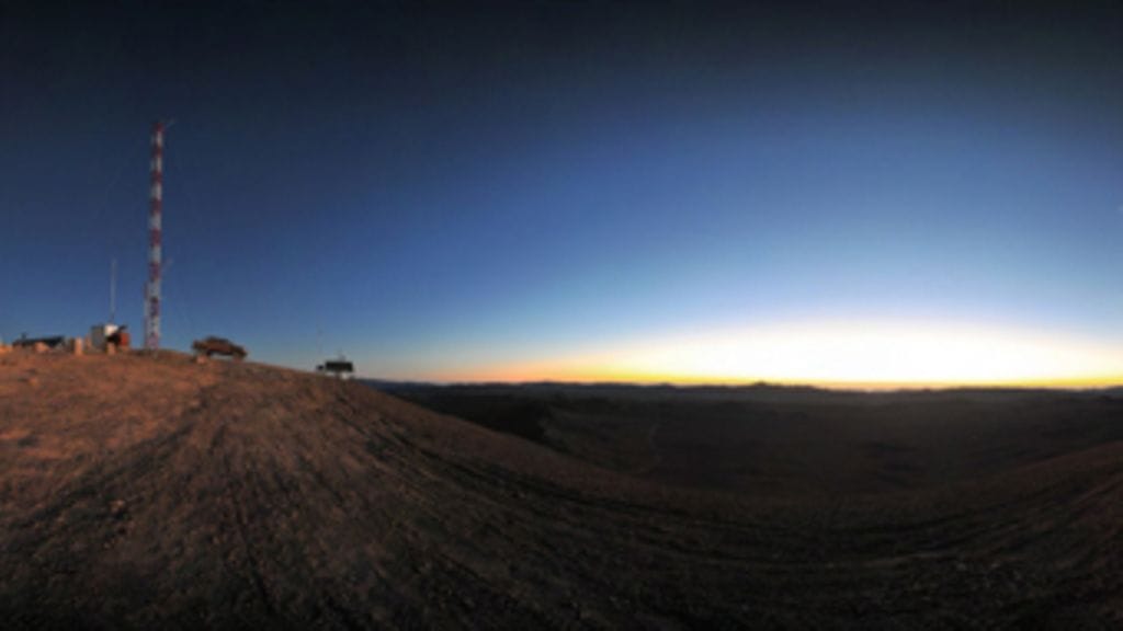 Maailmankaikkeuden suurimman tähden löytänyt teleskooppi sijaitsee Chilessä Armazone-vuoristossa. Kuva: EPA