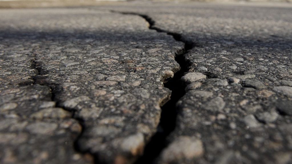 Päällystetyt tiet ovat kärsineet jälleen talven lauhoista keleistä.