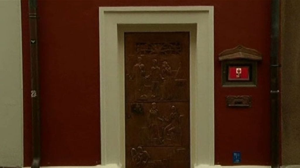 Maailman pienin hotelli, Eh'haeusl hotel, Amberg, Saksa. Kuva:AP