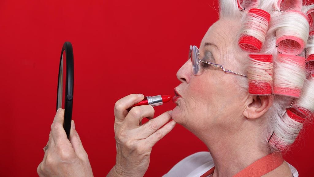 Huulipuna ryhdistää kasvot.