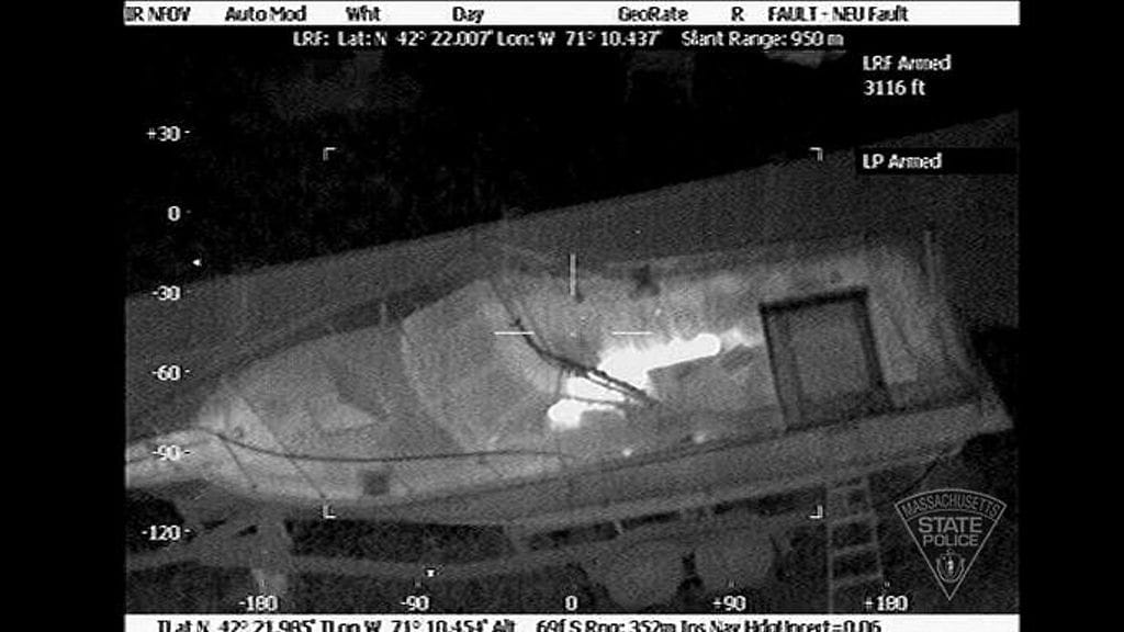 Massachusettsin poliisi on julkistanut helikopeterin lämpökameralla otettuja kuvia veneessä piileskelleestä Dzhohar Tsarnajevista.