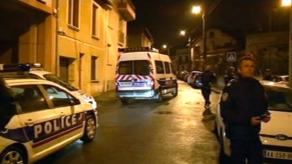 Poliisi aloitti piirityksen Toulousessa aamuyöllä.