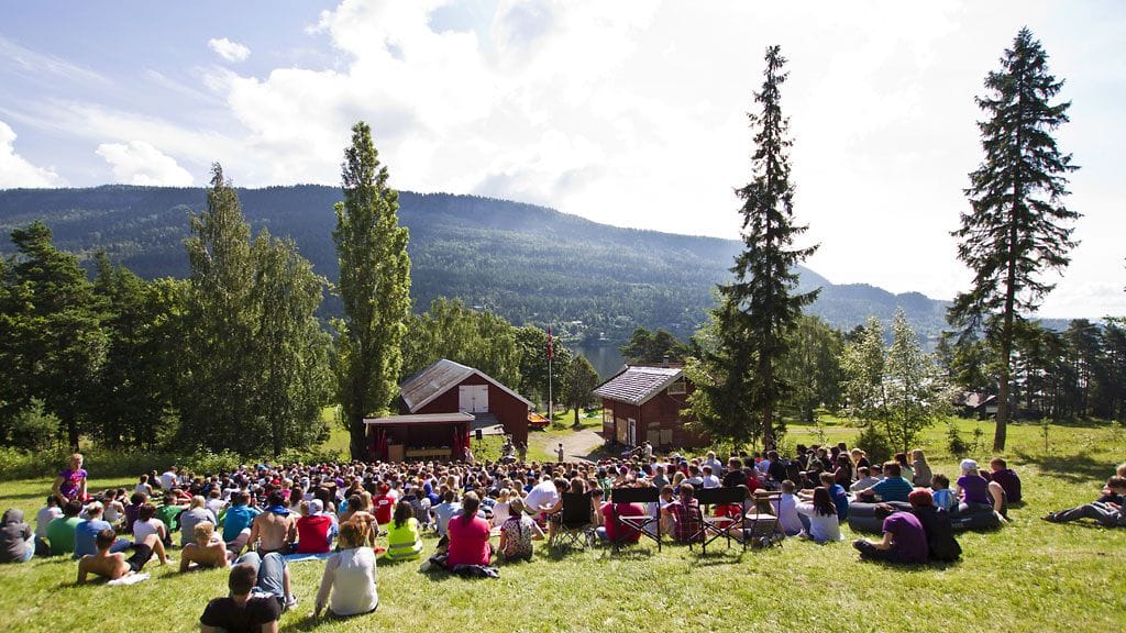 AUF:n nuorisoleiri Utöyan saarella Norjassa. Kuva otettu 21.7. 2011, vain päivää ennen joukkosurmaa. (Kuva: EPA)