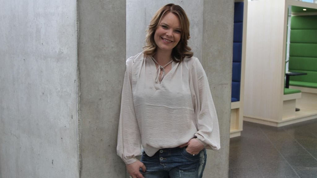 Anette Olzon julkaisee perjantaina soololevyn.