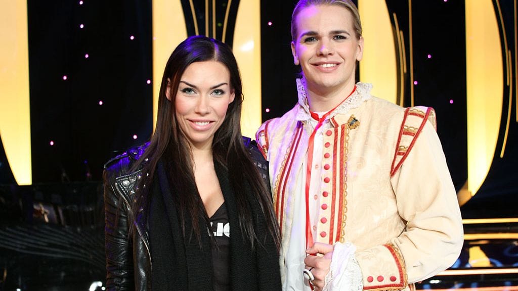 Noora ja Olli Tähdet,tähdet -ohjelman studioilla.