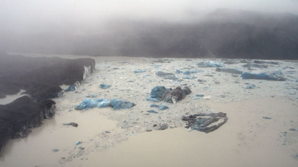 Uuden-Seelannin järistys ravisti irti jättimäisiä jäälohkareita Tasman -järveen.