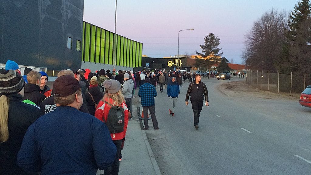 Urheilukaupan avajaiset aiheuttivat ruuhkan Vantaalla vuonna 2014.