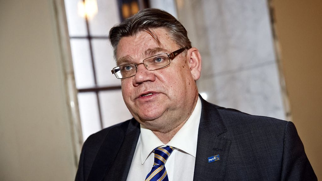Timo Soinin mielestä euro on poliittinen raha, jonka talouspoliittiset seuraukset ovat olleet Euroopalle katastrofaaliset.