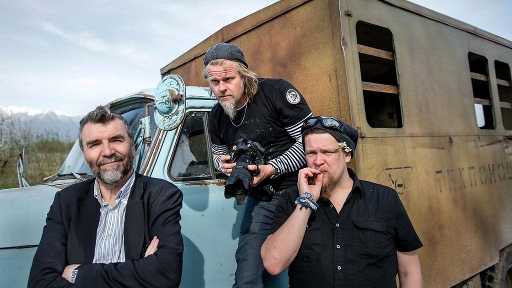 Kauko Röyhkä, Ville Haapasalo ja Juha Metso Georgiassa.