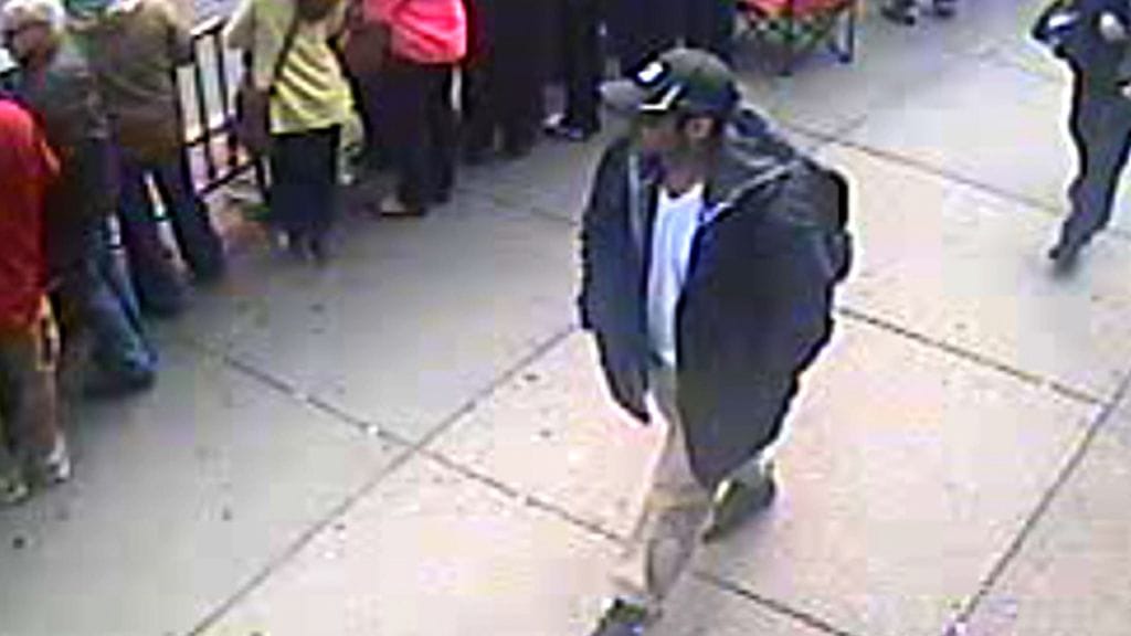 FBI:n julkaisema kuva Bostonin pommi-iskun toisesta epäillystä.