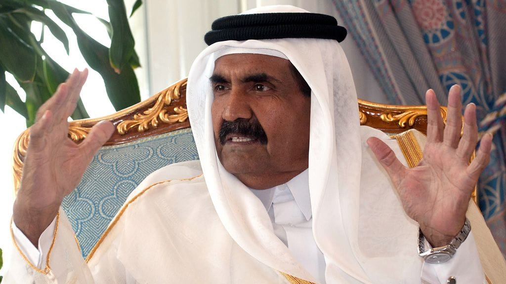 Qatarin emiiri Hamad bin Khalifa Al-Thani on luopumassa vallasta.