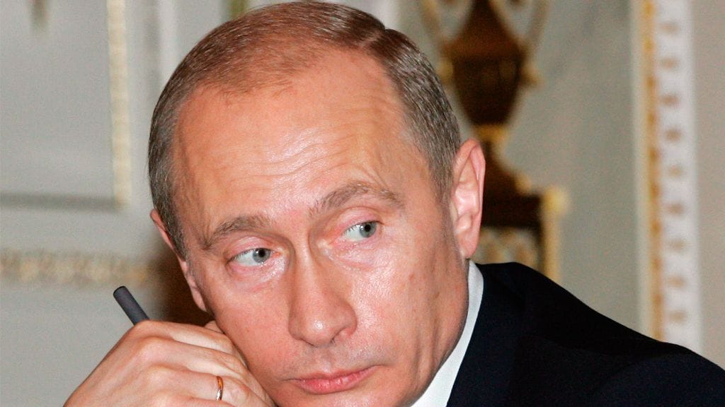 Presidentti Vladimir Putin tapaa voimalaitoksen rakentajia Pietarissa 29. marraskuuta 2006.