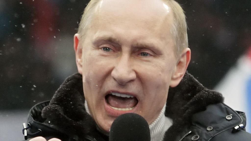 Putin puhuu kannattajilleen Moskovassa 23 helmikuuta 2012.