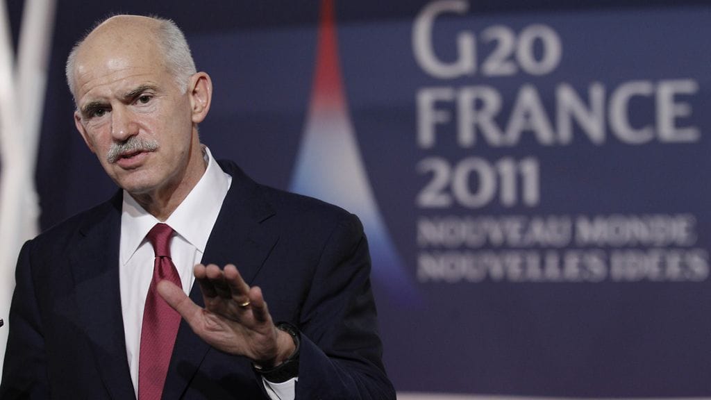 Kreikan pääministeri George Papandreou puhui Cannesissa G20-kokouksen alla 2. marraskuuta 2011. Kuva: EPA.