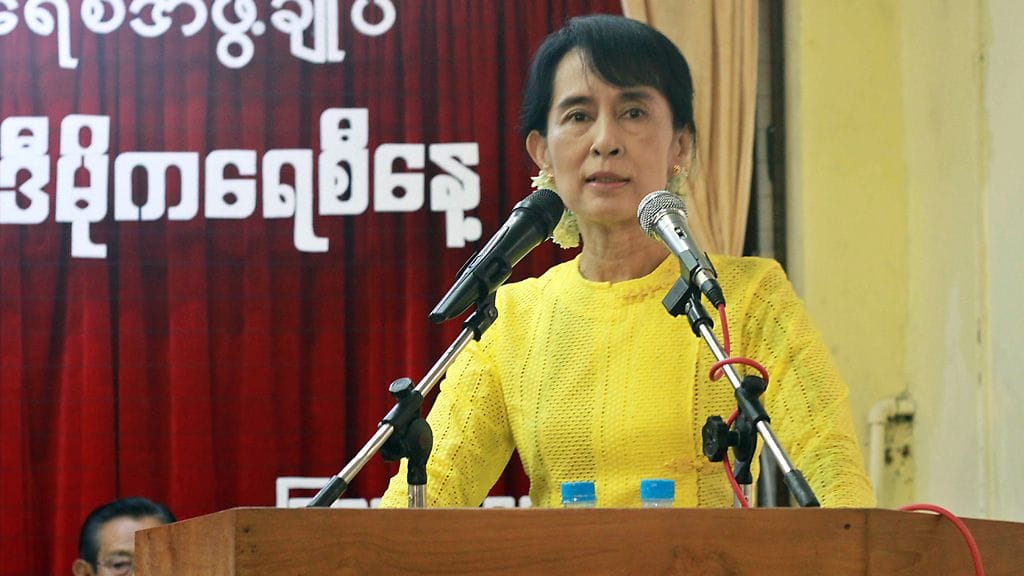 YK:n mukaan jo lähes 400 000 rohingya-muslimia on paennut viime kuussa kiihtynyttä väkivaltaa naapurimaahan Bangladeshiin.