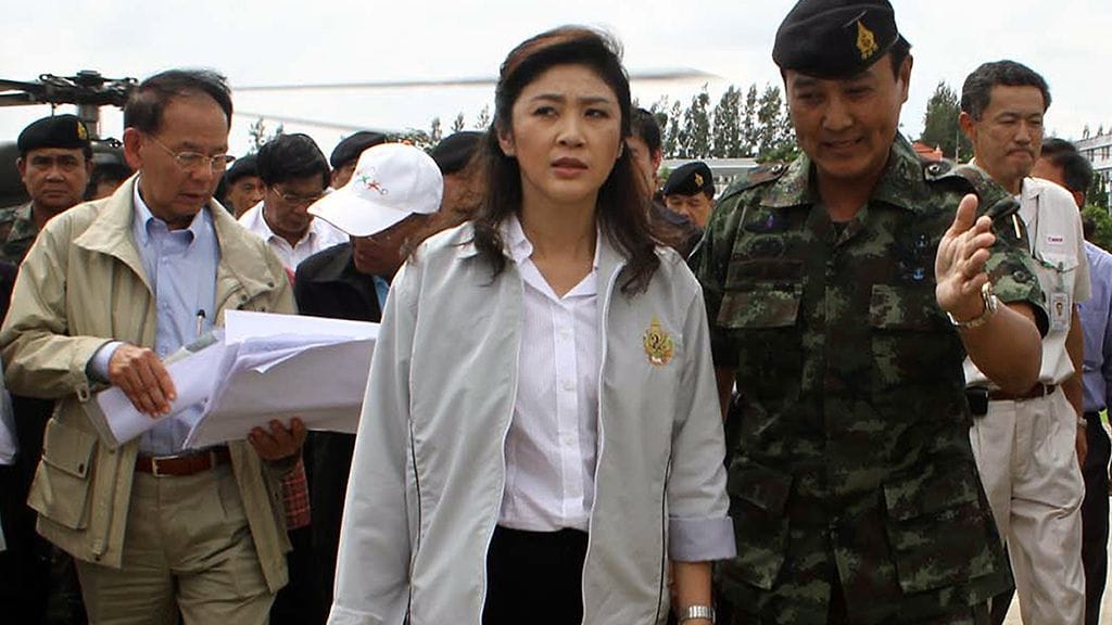 Thaimaan entinen pääministeri Yingluck Shinawatra vieraili tulva-alueella Thaimaan Ayutthayan provinssissa lokakuussa 2011.