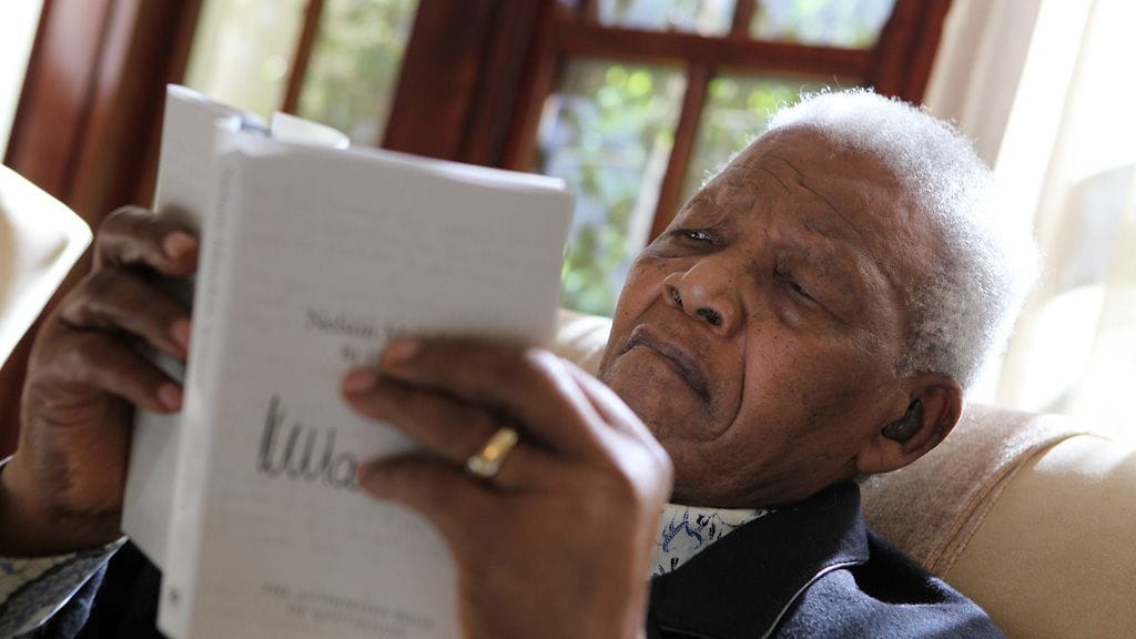 Etelä-Afrikan entisen presidentin Nelson Mandelan tila on perheen mukaan parantunut.