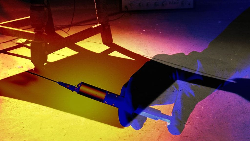 Naisen raivonpuuskan syynä oli, että mies oli kieltäytynyt menemästä hänen kanssaan naimisiin eikä ollut poistanut tietokoneeltaan videoita pariskunnan seksileikeistä.