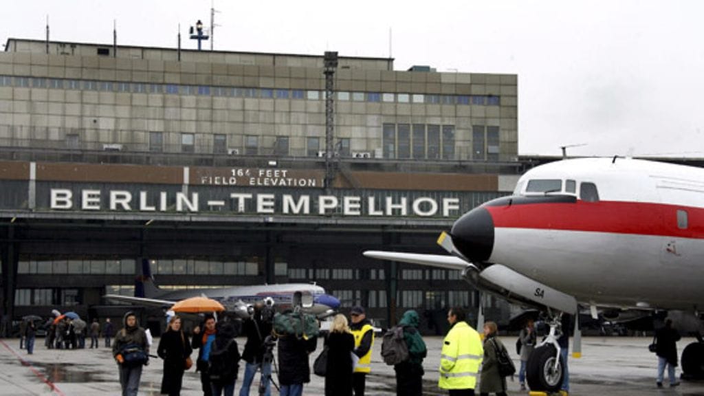 Berliinin Tempelhofin kenttä suljetaan tänään.