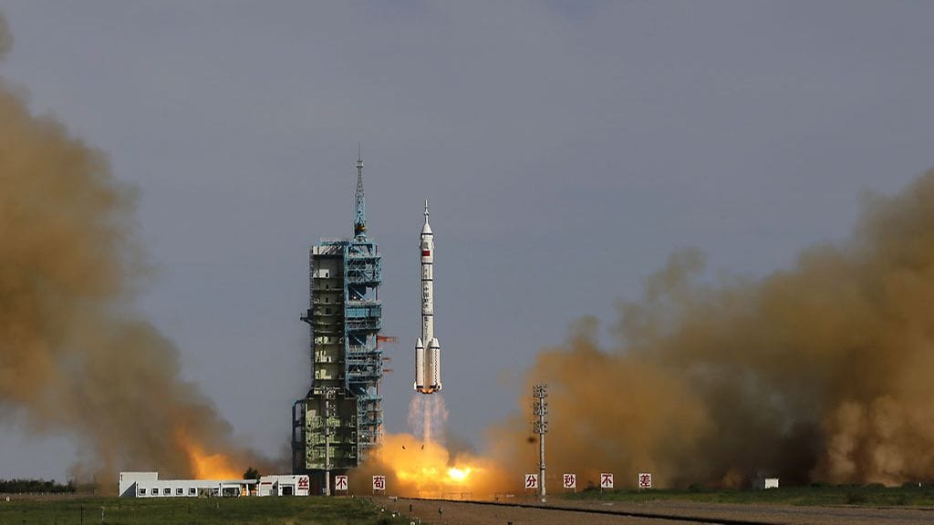 Arkistokuva. Taikonauttteja lähdössä avaruuteen 11.6.2013