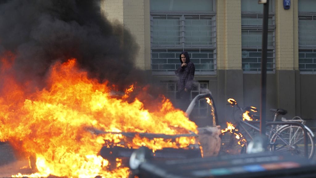 Lontoossa puhkesi uusia levottomuuksia 8.8.2011