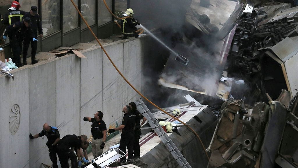 Turmajunassa oli noin 220 matkustajaa ja lisäksi henkilökuntaa.