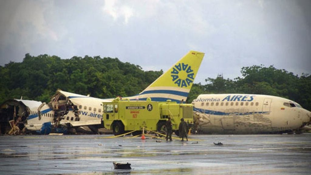San Andresissa maahan syöksyneen lentokoneen hylky. (AP)