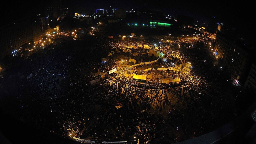 Tuhansia mielenosoittajia kokoontuneena Tahrir-aukiolle Kairossa Egyptissä 22. marraskuuta. Kuva: EPA