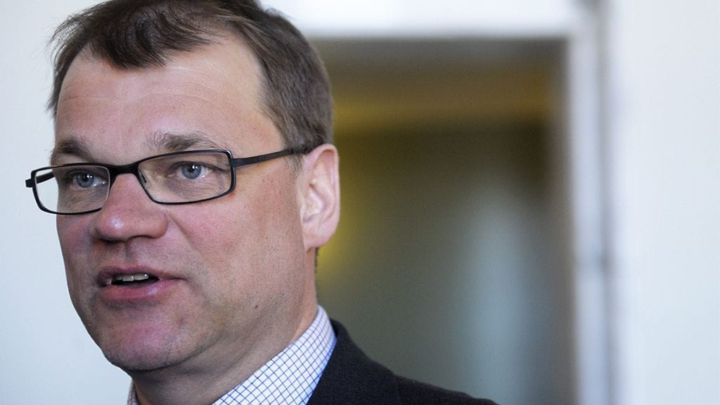 Keskustan puheenjohtaja Juha Sipilä moittii Espanjan vakuussopimuksen tutkimiselle annettua aikaa.