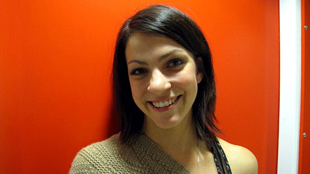 Näyttelijä Jenni Banerjee.