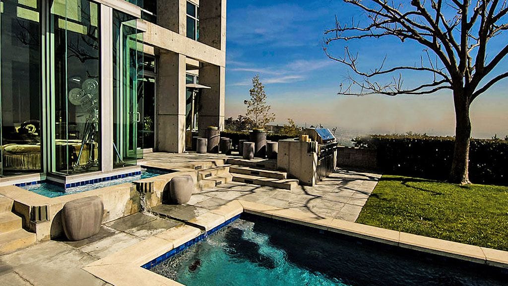 Rihanna on usein tyytynyt vuokraamiseen asuntojen ostamisen sijaan.