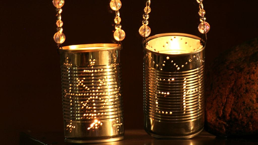 Earth Hour -lyhdyt. Kuva: Annamari Säteri/WWF