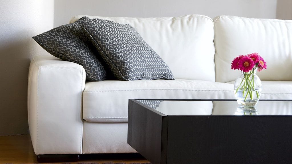 Pastellinvärit ja tuoksuvat kukat tekevät kodista heti keväisemmän.