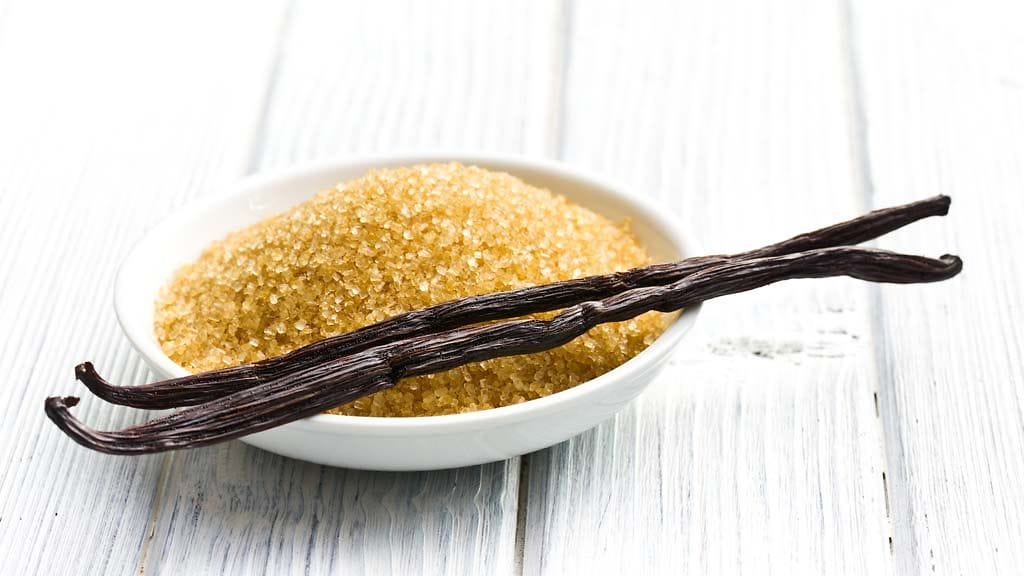 Tee itse vaniljasokeria lahjaksi tai omaan keittiöön iloksi.