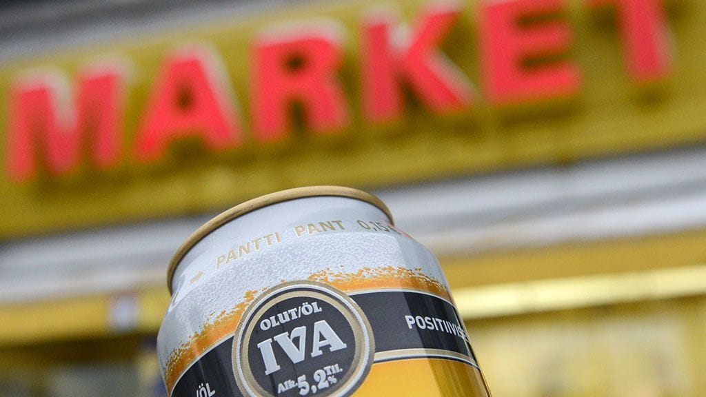 Hallituspuolueiden ryhmäjohtajien on määrä tavata vielä tänään ja päättää, voidaanko neuvottelut alkoholiuudistuksista käynnistää jälleen.