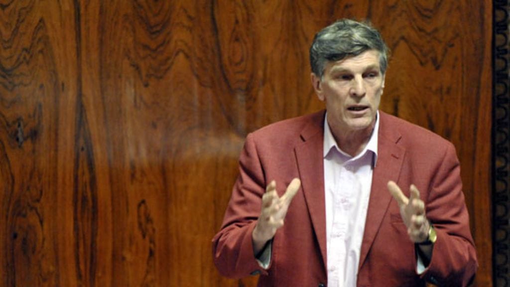 VAsemmistoliiton kansanedustaja esko-juhani tennilä ei asetu enää ehdokkaaksi ensi vuoden eduskuntavaaleissa.