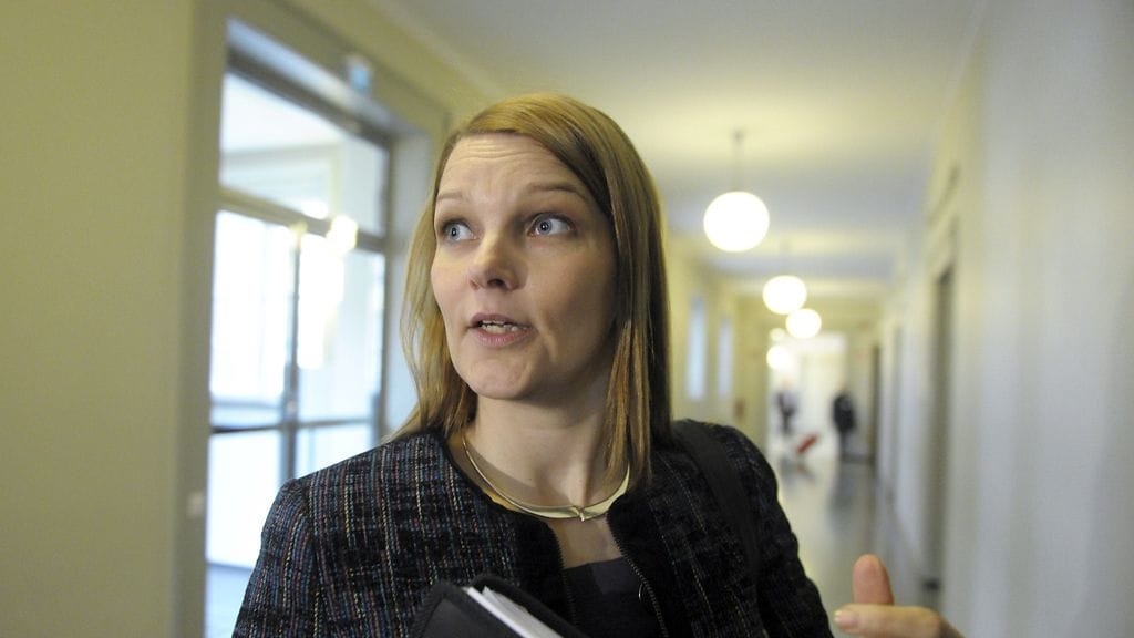 Keskustan puheenjohtaja Mari Kiviniemi pitää Kreikan eroa eurosta entistä todennäköisempänä.