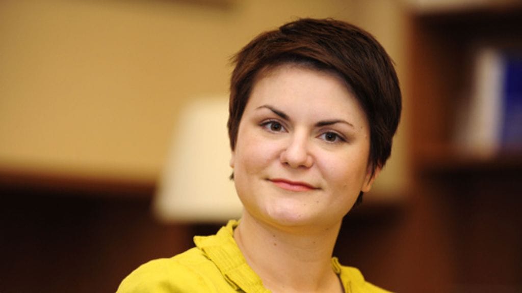 AKT:n entisen puheenjohtajan sihteerinä toiminut Nesrin Can.