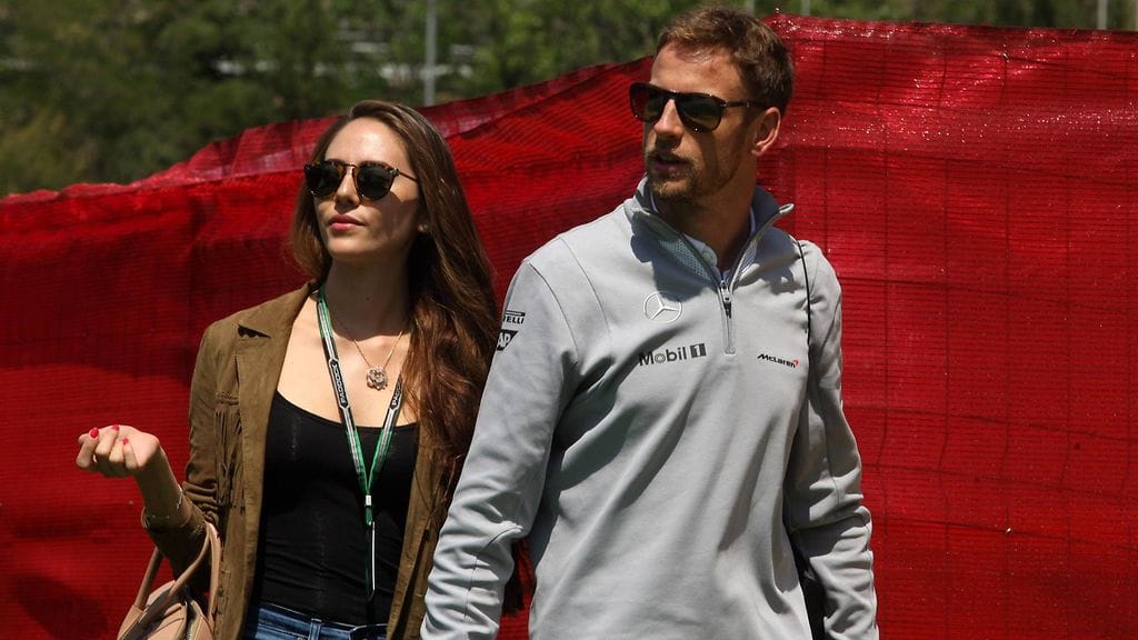 Jenson Button ja Jessica Michibata Barcelonan GP:ss�