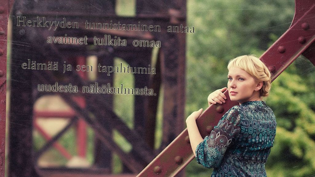 Kuvituskuva, lainaus Janna Satrin teoksesta Sisäinen lepatus – herkän ihmisen tietokirja