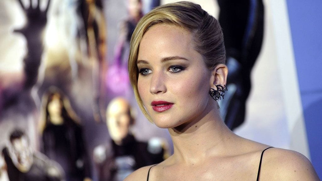 Jennifer Lawrence teki kunniaa X-Men-roolihahmolleen sinisessä leningissään – joko tiedostaen tai tiedostamattaan.