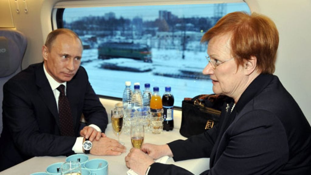 Helsingin ja Pietarin välinen uusi nopea junayhteys avattiin sunnuntaina 12. joulukuuta 2010. Allegro-juhlajunalla matkustanut Tasavallan Presidentti Tarja Halonen tapasi Venäjän pääministeri Vladimir Putinin Viipurin asemalla.