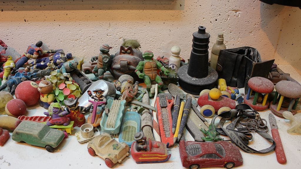 Viikin jätevedenpuhdistamolle viemäreistä päätyneitä esineitä.