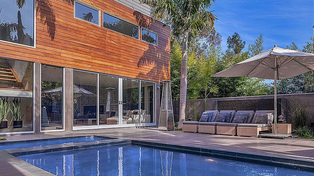 Streep omistaa yhdessä aviomiehensä kanssa kodit myös